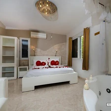 Moon Light Yavne'El Villa Exterior photo