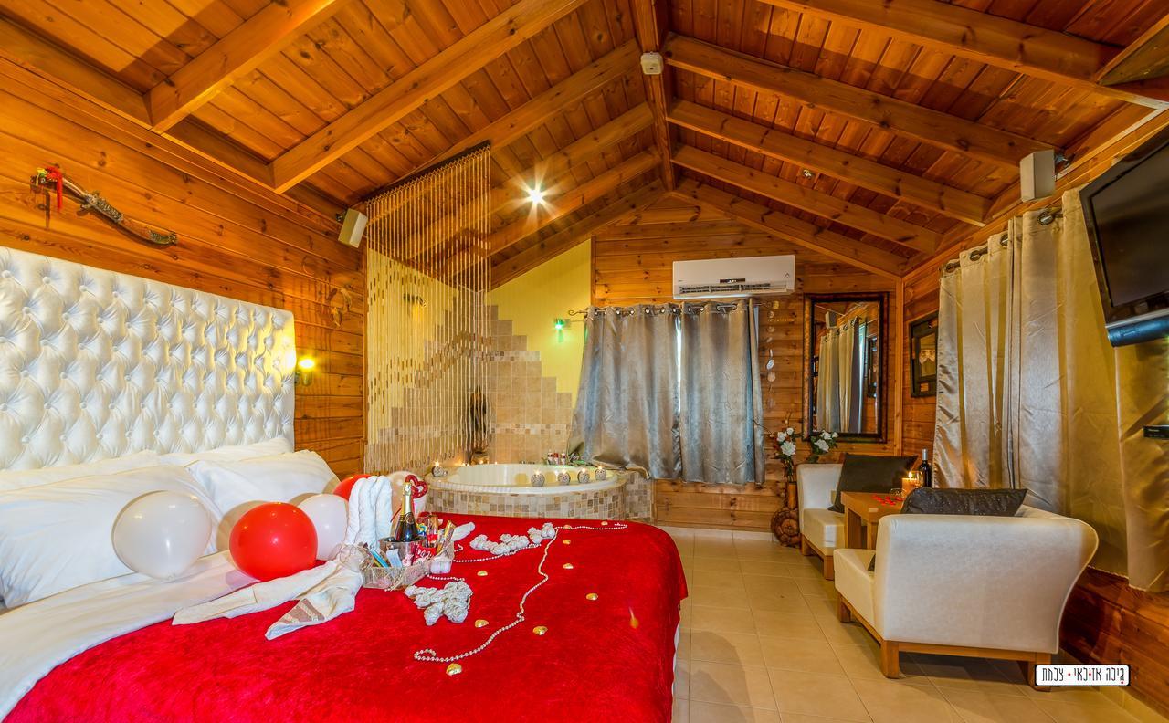 Lodge Moon Light Yavneʼel